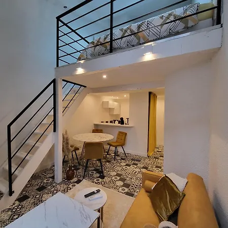 Agence Du Sacre Coeur Immobilier 公寓